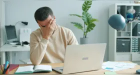 O aumento dos casos de estresse e esgotamento emocional tem acendido o alerta para a importância dos cuidados com a saúde mental entre trabalhadores de diferentes áreas.