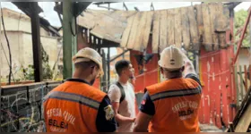 Equipes da Defesa Civil Municipal realizaram atendimento e levantamento dos danos após incêndio atingir residências no bairro do Guamá, em Belém.