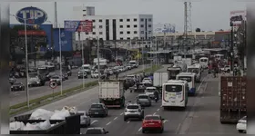 Saída de Belém apresenta trânsito intenso na BR-316 e demais rotas nesta sexta-feira (17). Confira as condições e destinos mais procurados.