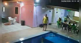 Os moradores da casa perceberam as águas da piscina tremular, mas não imaginavam que era devido o terremoto na Venezuela