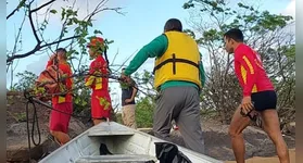 Equipes do Corpo de Bombeiros atuaram nas buscas.
