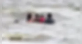 Quatro crianças foram arrastadas pela correnteza, em momentos distintos, mas foram resgatadas
