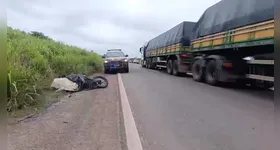 O jovem foi arremessado junto com a motocicleta e não resistiu