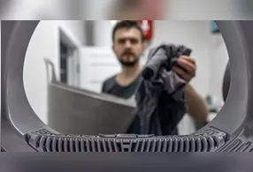 Alguns excessos com produtos podem manchar ou causar outros danos a tecidos e roupas.