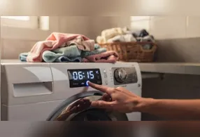 Além de investir em um modelo eficiente, especialistas destacam que o horário em que o aparelho é utilizado pode influenciar na economia, especialmente em determinadas modalidades de tarifa de energia.