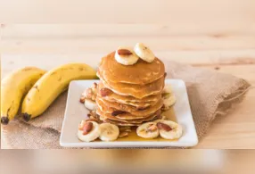 Aprenda a fazer panqueca de aveia e banana deliciosa