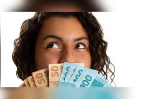 Uma oportunidade inesperada pode chamar sua atenção e mudar sua perspectiva sobre dinheiro ou carreira.