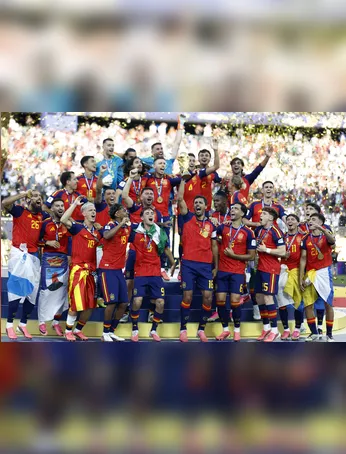 Seleção espanhola celebra o título mundial pela segunda vez, vencendo a Argentina nos EUA