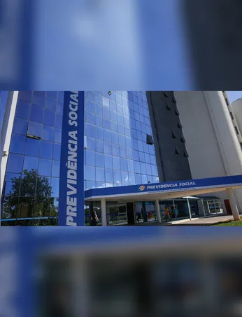 Saiba como solicitar a pensão especial do INSS para filhos de vítimas de feminicídio. Veja requisitos e documentos necessários.