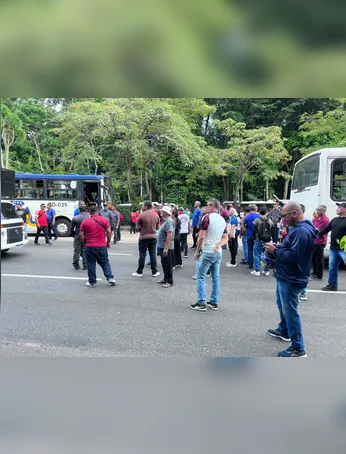 Motoristas na Avenida Almirante Barroso,