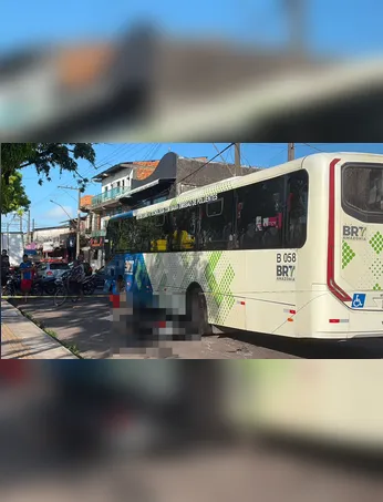 Uma mulher perdeu a vida e outra ficou ferida em um acidente de moto em Ananindeua. Veja os detalhes do ocorrido.