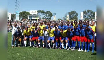 Imagem ilustrativa da imagem 'Jogo da Paz' marcou encontro histórico entre Brasil e Haiti em 2004