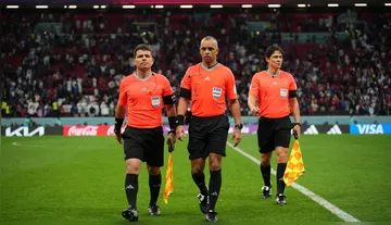 Imagem ilustrativa da imagem Arbitragem brasileira faz história e assume o apito na abertura do Mundial