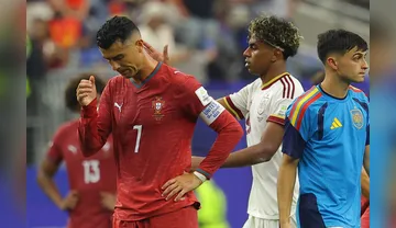 Imagem ilustrativa da imagem Espanha bate Portugal de Cristiano Ronaldo e avança na Copa