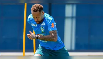 Imagem ilustrativa da imagem Neymar treina com bola e se aproxima de retorno pela Seleção Brasileira