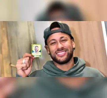 Imagem ilustrativa da imagem Adesivo dourado de Neymar esgota em menos de duas horas