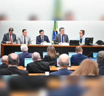 Imagem ilustrativa da imagem Fim da escala 6x1 tem votação adiada após pedido de vista na Câmara