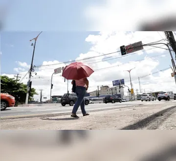 Imagem ilustrativa da imagem Calor e pancadas de chuva: veja previsão do tempo para Belém hoje (14/07)