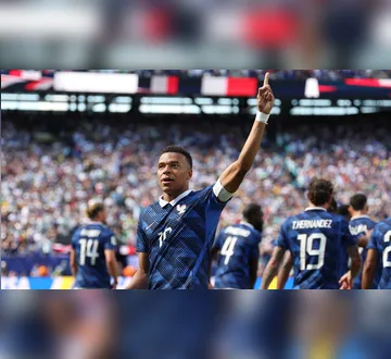 Imagem ilustrativa da imagem Com 2 gols, Mbappé dá show e França vence Senegal na estreia