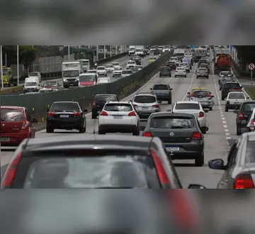 Imagem ilustrativa da imagem Governo anuncia financiamento de carros para motorista de app e táxi