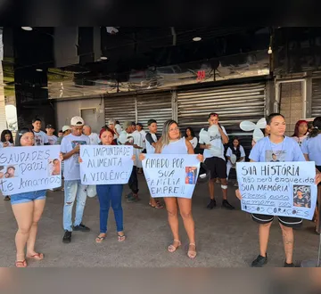 Imagem ilustrativa da imagem Familiares e amigos cobram justiça pelas mortes de quatro torcedores do Remo