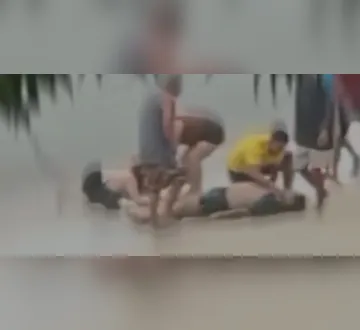 Imagem ilustrativa da imagem Vídeo: casal é atingido por descarga elétrica em praia de Outeiro, em Belém