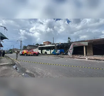 Imagem ilustrativa da imagem Vídeo: acidente grave no BRT deixa uma mulher morta e um ferido, em Ananindeua