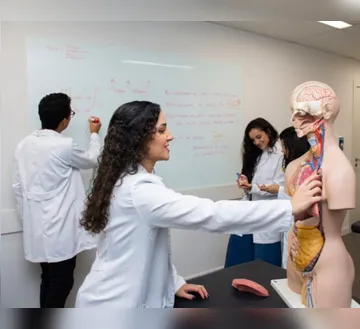 Imagem ilustrativa da imagem Bolsas integrais em Medicina estão com inscrições abertas em Castanhal