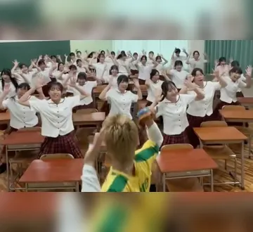 Imagem ilustrativa da imagem Influencer japonês viraliza com “pagode baiano” antes de Brasil x Japão