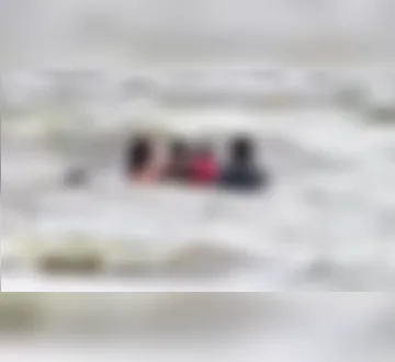 Imagem ilustrativa da imagem Quatro crianças são salvas de correnteza em praia no Marajó