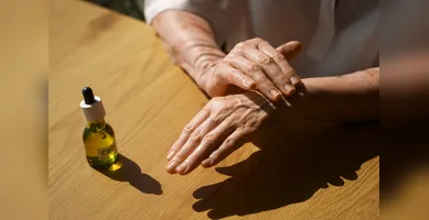 Imagem ilustrativa da imagem Quer ter unhas fortes? Veja a dica usando azeite de oliva