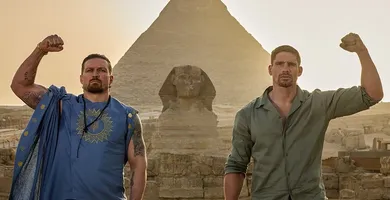 Imagem ilustrativa da imagem Usyk enfrenta Verhoeven em luta histórica nas pirâmides do Egito