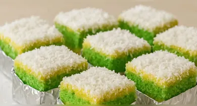 Bolo Gelado Verde e Amarelo se destaca pela apresentação colorida e pelo sabor irresistível