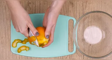 Utilizando cascas de laranja e abacate, ela desenvolveu um polímero biodegradável