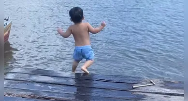 Apesar da pouca idade, a habilidade com que ele aproveita o rio, surpreendeu.