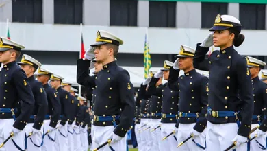 A formação oferecida é em Ciências Navais, com ensino superior totalmente gratuito.