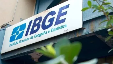 Os editais oferecem oportunidades para profissionais com formação específica e também para candidatos graduados em qualquer área do conhecimento.