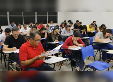 Concursos públicos com inscrições abertas em todo o Brasil oferecem milhares de vagas para diferentes níveis de escolaridade, com salários que chegam a R$ 35,9 mil.