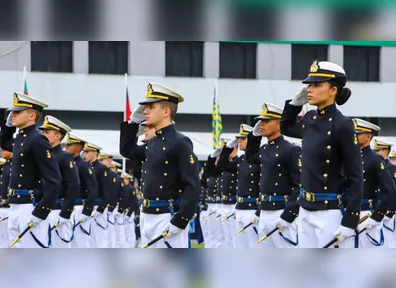 A formação oferecida é em Ciências Navais, com ensino superior totalmente gratuito.