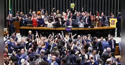 A Câmara dos Deputados aprova a PEC que reduz a jornada de trabalho para 40 horas semanais, encerrando a escala 6x1.
