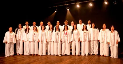 A novidade será que, nesta montagem, os integrantes do coro deixam o papel estritamente musical e passam a atuar também na narrativa cênica e corporal