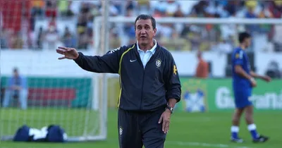 Já campeão em 94, Parreira foi o primeiro a ser demitido em meio a uma Copa.