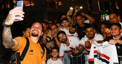 Jogadores do São Paulo interagiram com os torcedores paraenses do time