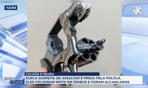 Imagem ilustrativa da imagem Vídeo: dupla é presa após assalto e acidente com ônibus em Belém