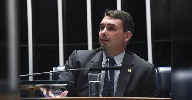 Imagem ilustrativa da notícia PF mira Flávio Bolsonaro após emenda para ONG ligada aos irmãos Brazão