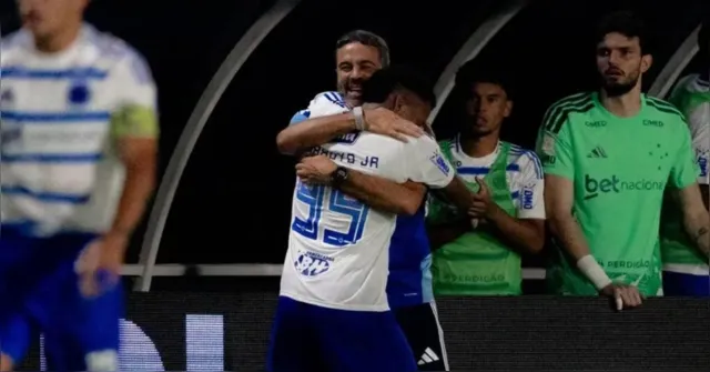 Imagem ilustrativa da notícia Artur Jorge exalta vitória do Cruzeiro e detona gramado do Baenão