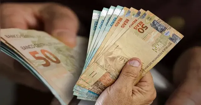 Imagem ilustrativa da notícia INSS libera pagamento extra a aposentados em até 72 horas