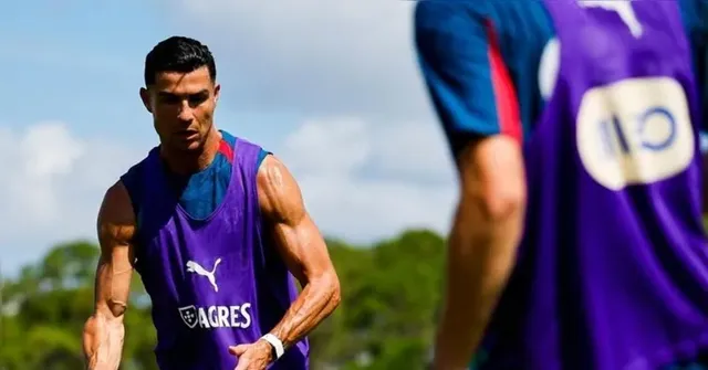 Imagem ilustrativa da notícia Atacante fala sobre Cristiano Ronaldo e privilégios: "Não temos obrigação"