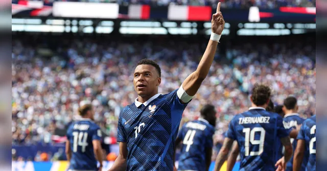 Imagem ilustrativa da notícia Com 2 gols, Mbappé dá show e França vence Senegal na estreia
