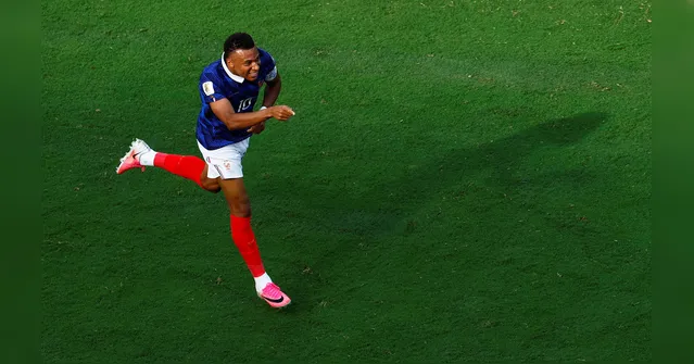 Imagem ilustrativa da notícia França goleia Suécia com show de Mbappé e avança às oitavas da Copa